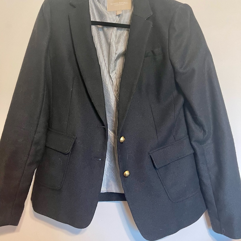 Banana Republic black blazer - gently worn - 6
